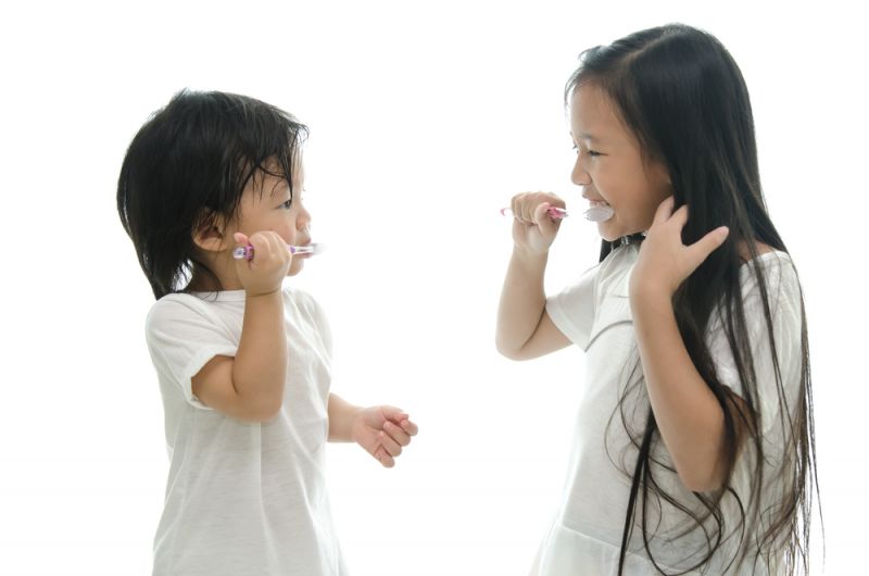 luyện thói quen đánh răng cho bé luyện thói quen đánh răng cho bé