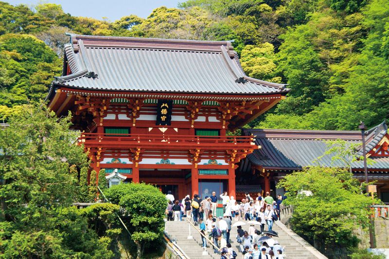 鶴岡八幡宮でお参りする 鶴岡八幡宮でお参りする