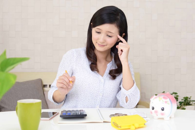 vợ phát tiền hàng tháng cho chồng vợ phát tiền hàng tháng cho chồng
